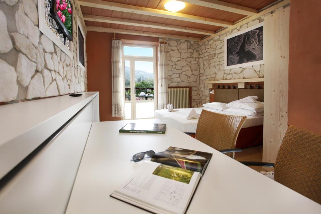 Albergo Garni Orchidea Riva del Garda Værelse billede